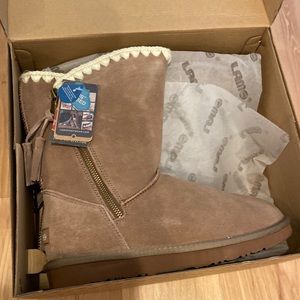 New in box LAMO Luna boots size 9